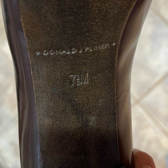 Donald J Pliner Shoes in excellent condition size 7 1/2 M - Picture 3 of 14